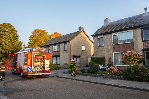 Uitslaande zolderbrand in woning aan Boutenslaan in Roosendaal