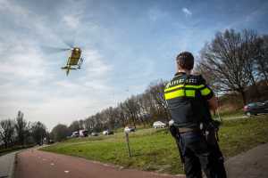 Fietsster zwaargewond na aanrijding met auto in Roosendaal