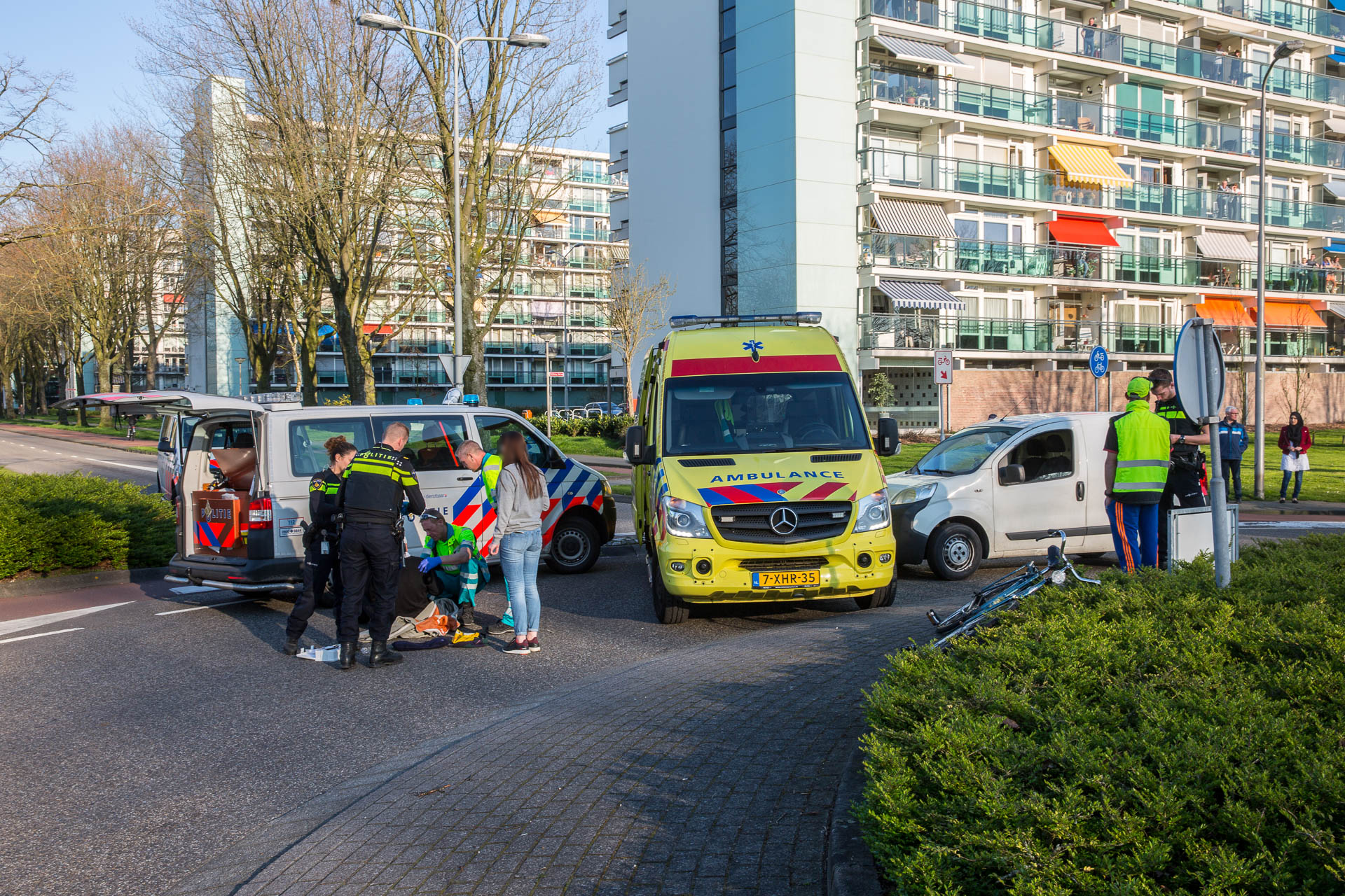 Fietser gewond bij aanrijding op Burgemeester Schneiderlaan in Roosendaal