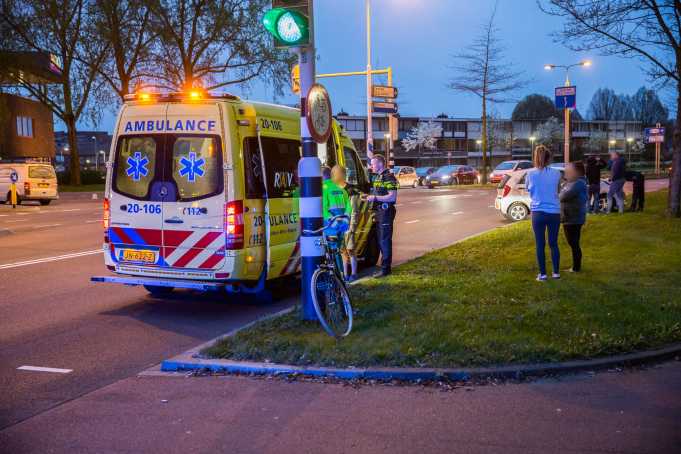 Fietsster raakt gewond bij aanrijding aan Burgemeester Freijterslaan in Roosendaal