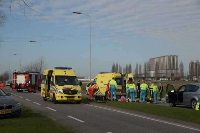 Fietser overleden na aanrijding met personenauto in Zevenbergen
