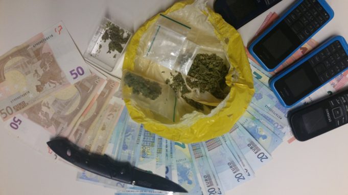 Twee drugsdealers opgepakt in Roosendaal