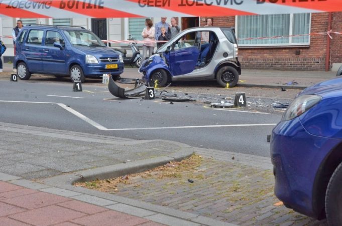 Twee gewonden bij ongeval met meerdere auto's in Bergen op Zoom