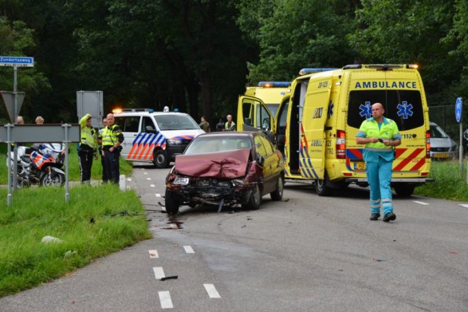 Twee gewonden bij zwaar ongeval op Zundertseweg in Rucphen