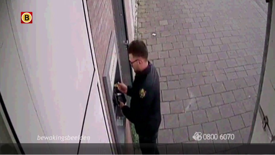 Gezocht: Pinpasdieven en auto-inbrekers in Roosendaal