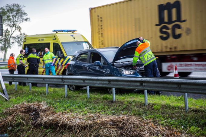 Automobiliste gewond bij eenzijdig ongeval op A58 bij Roosendaal