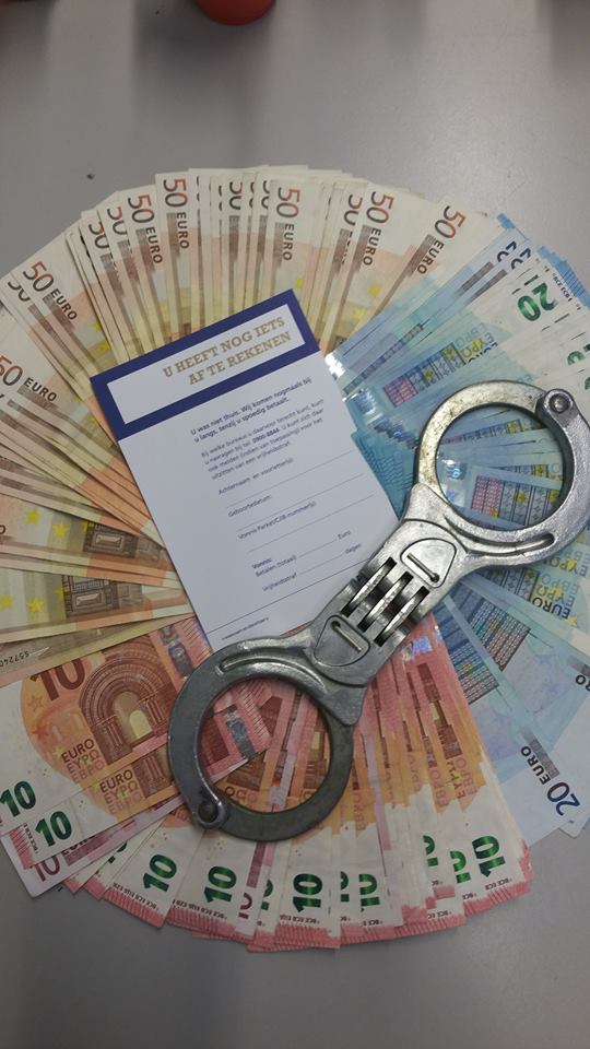 Politie int ruim 7700 euro aan boetes