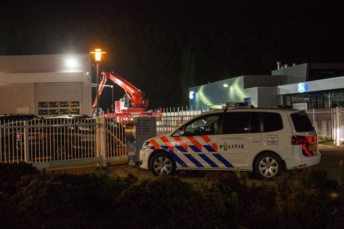 Hoogwerker ingezet tijdens zoektocht naar inbrekers in Roosendaal