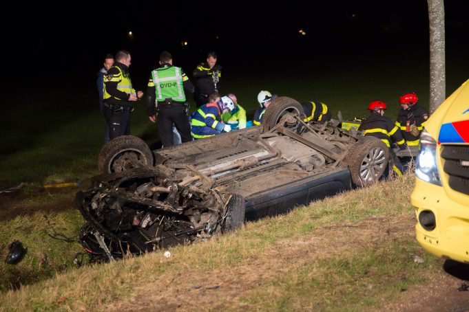 Twee gewonden bij zware crash op Bergsebaan in Roosendaal