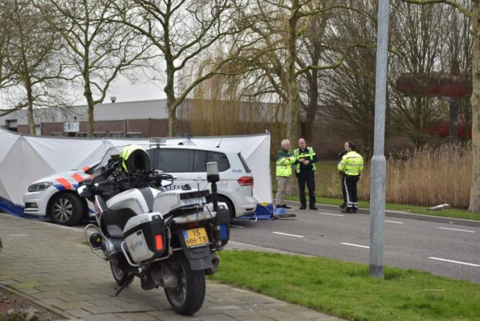 Dodelijk ongeval in Klundert, aanrijding tussen fietser en bestelwagen