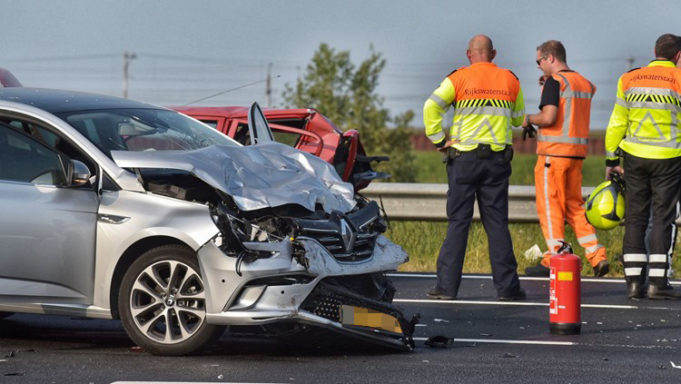 Twee gewonden bij ongeval op A16 bij Zevenbergen