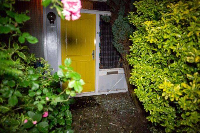 Mogelijk vuurwerkbom in huis gegooid in Bergen op Zoom