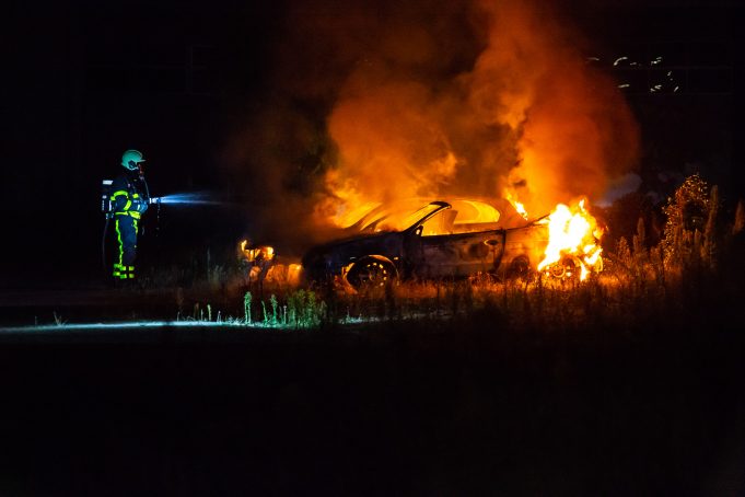 Twee auto's uitgebrand aan Scherpdeel in Roosendaal