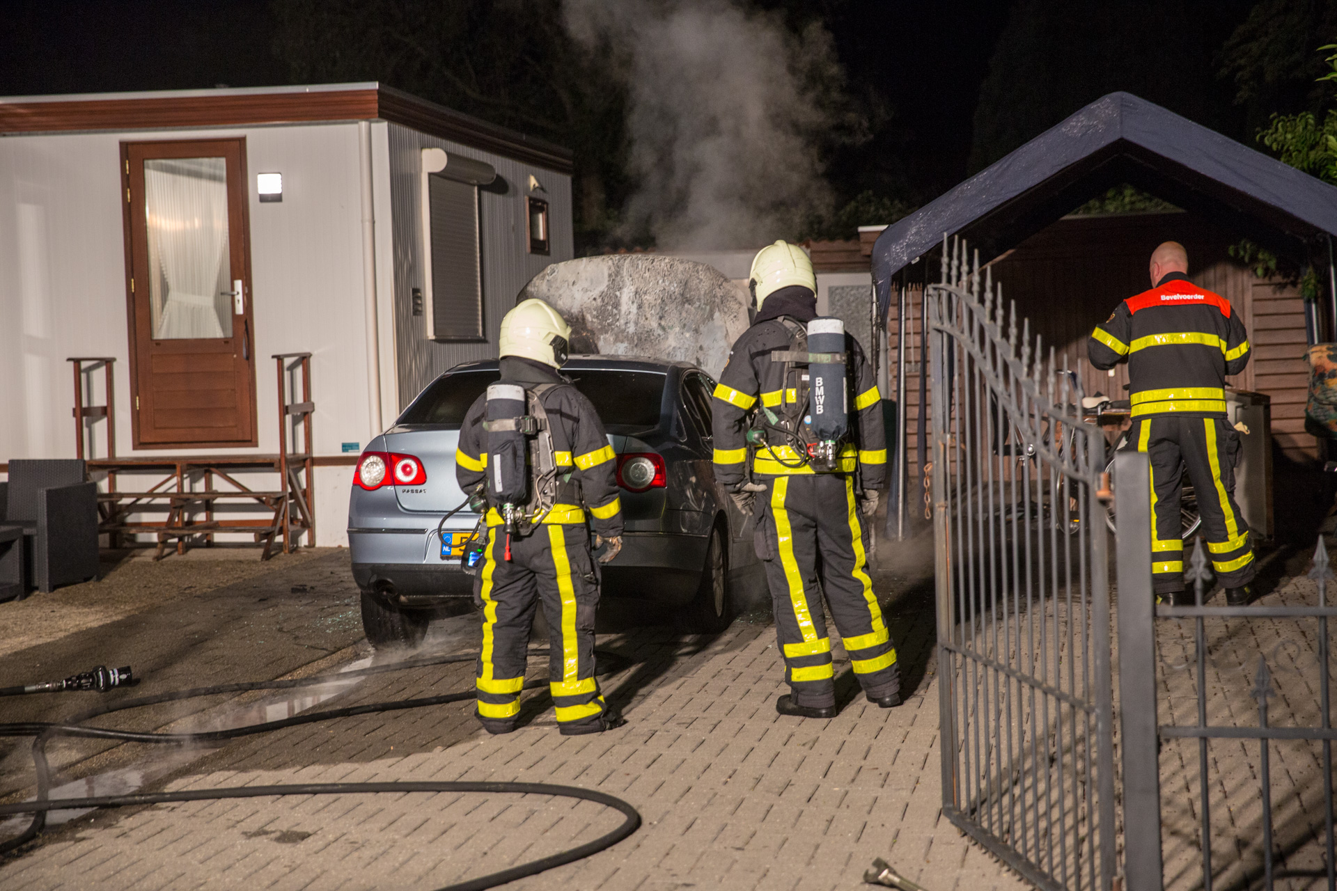 Auto verwoest door brand in Roosendaal