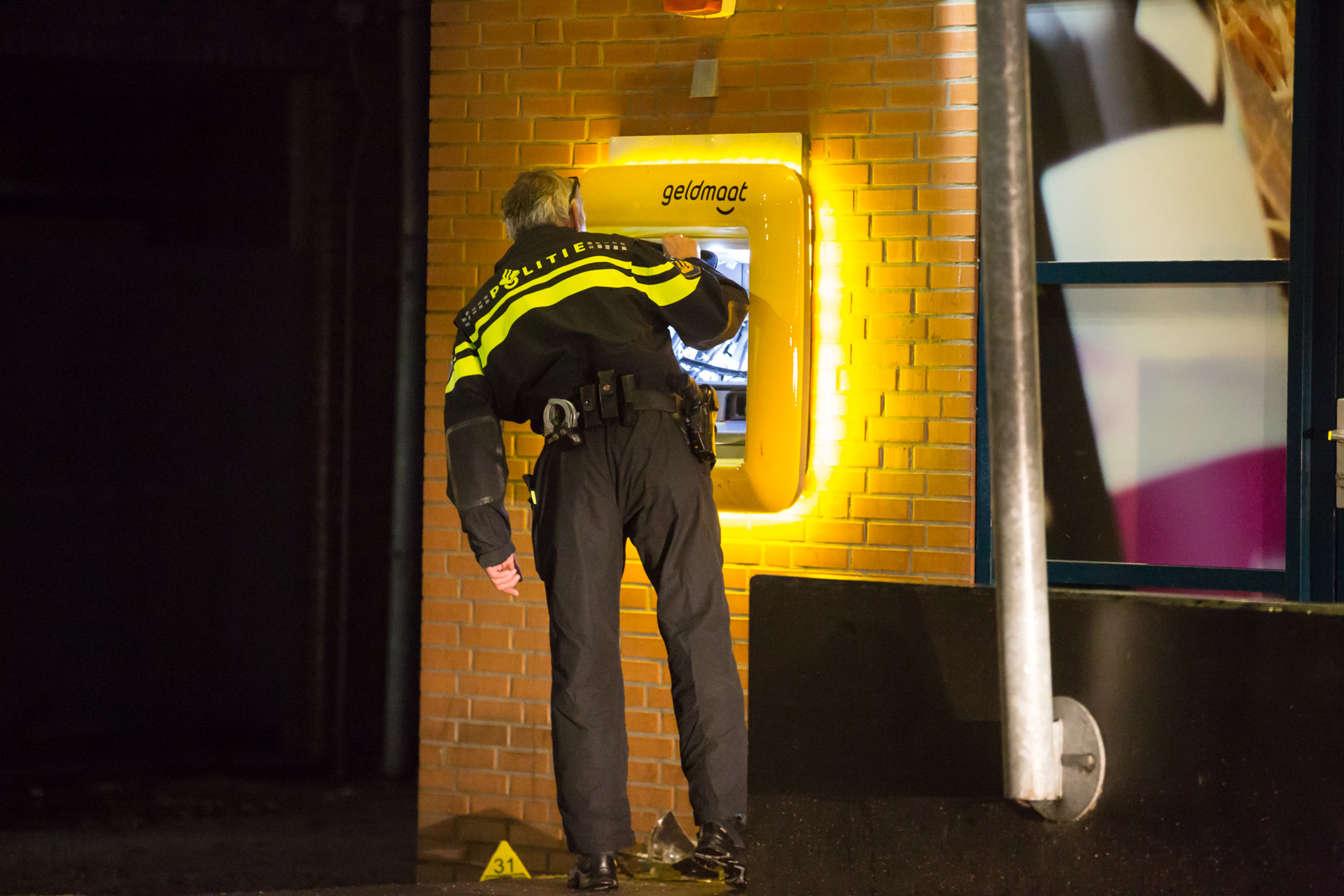 Onderzoek gestart na plofkraak geldautomaat in Bergen op Zoom