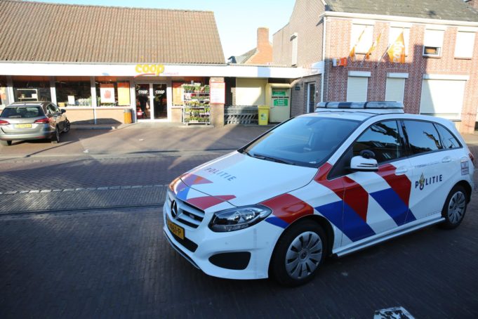 Twee minderjarigen aangehouden voor overval op supermarkt in Huijbergen
