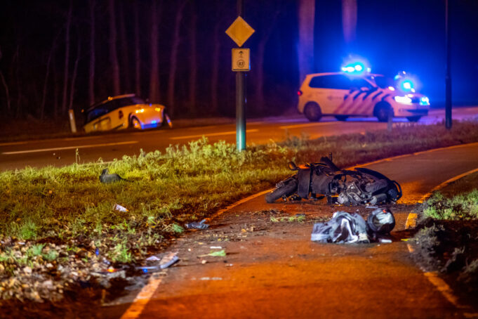 Scooterrijder zwaargewond na botsing op de N289 in Ossendrecht