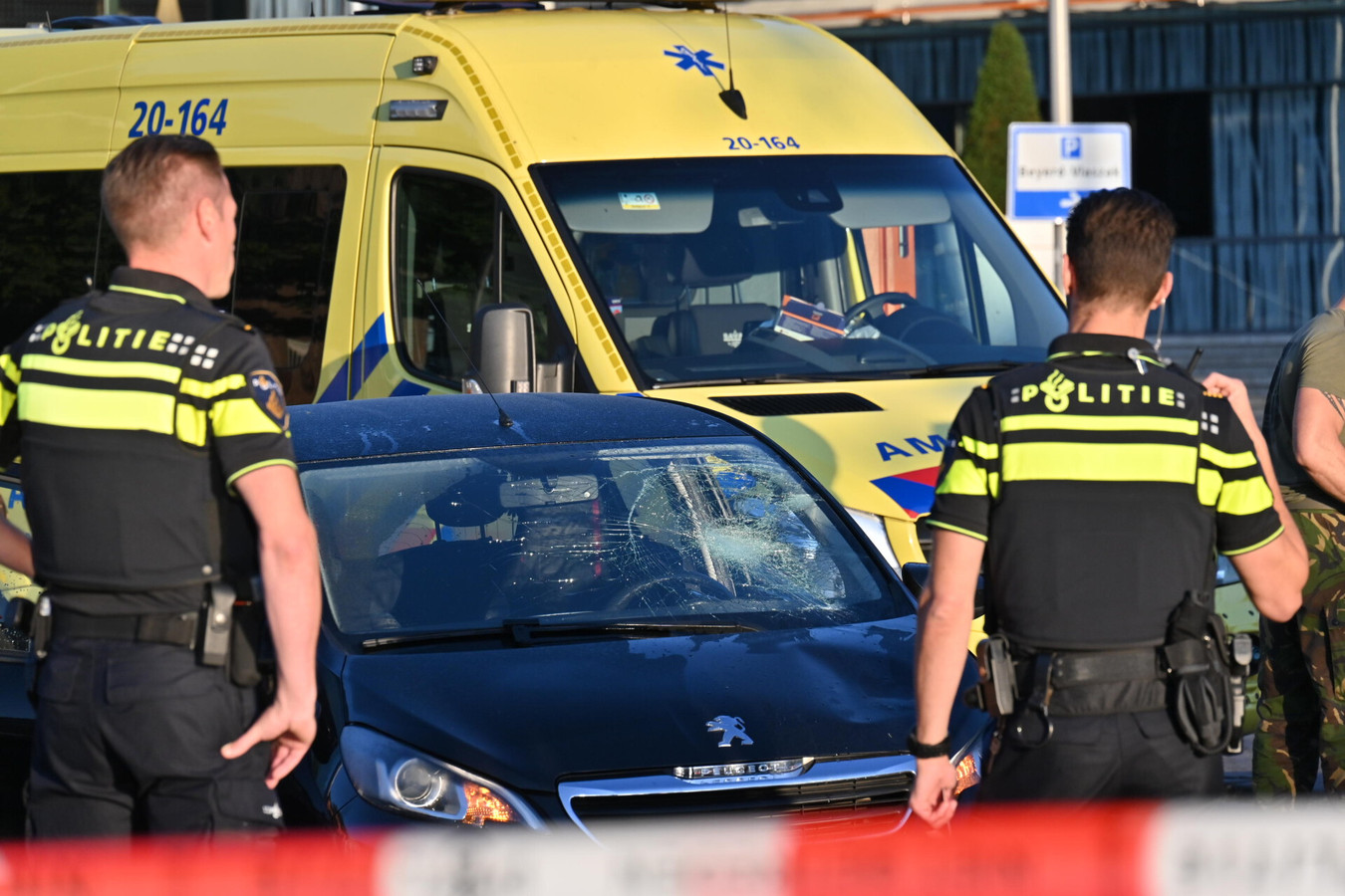 Rucphenaar (63) zwaargewond na aanrijding op zebrapad in Breda