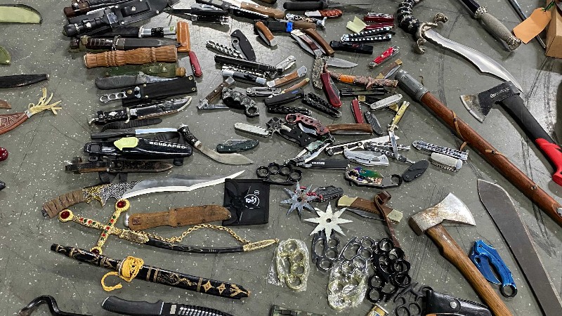 434 gedropte ‘knifen’ en 26 vuurwapens in Zeeland-West-Brabant