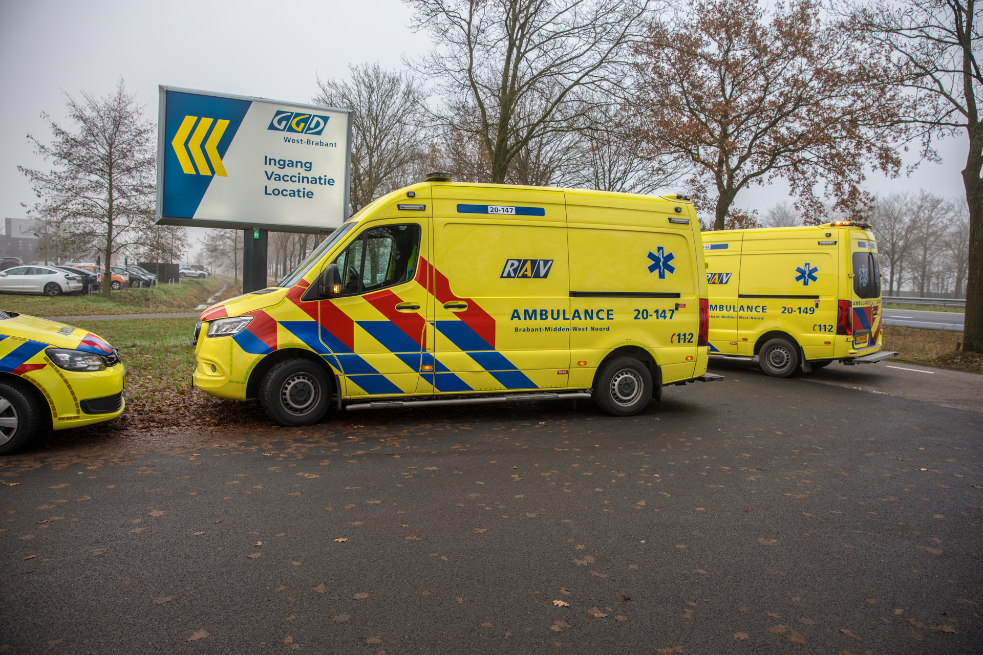 Drie gewonden bij ongeval voor ingang Breda International Airport
