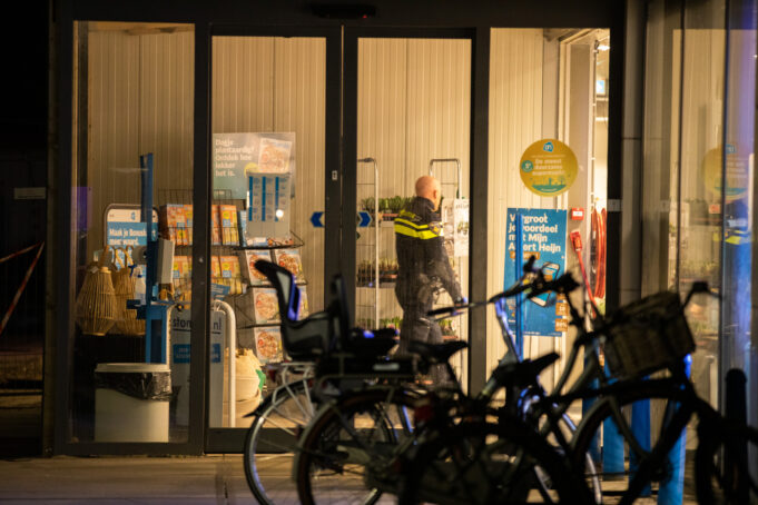 Politie zoekt getuigen van overval op supermarkt Tolbergcentrum