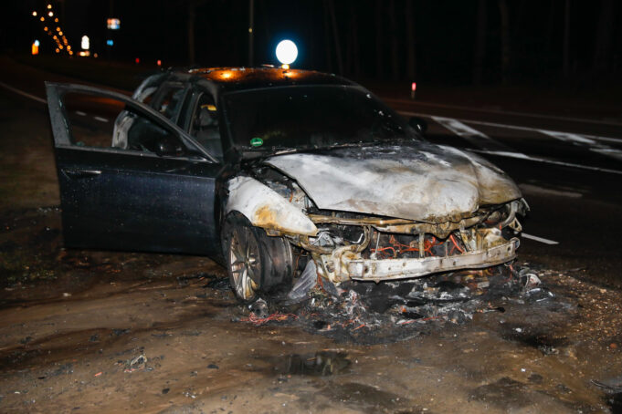 Auto compleet uitgebrand in Bergen op Zoom