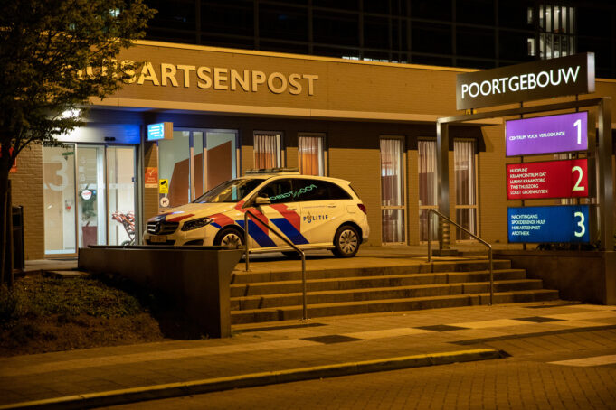 Man met steekwonden meldt zich bij ziekenhuis in Roosendaal, vrouw aangehouden