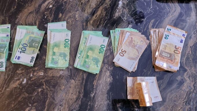 Drugs, geld en auto’s in beslag genomen in Sprundel