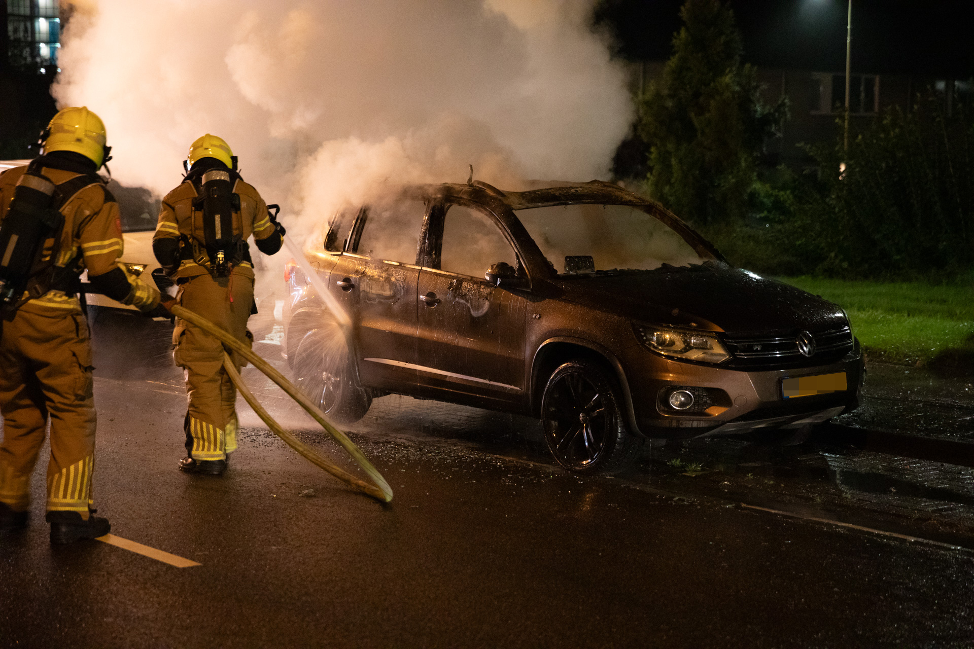 Politie onderzoekt autobrand in Roosendaal