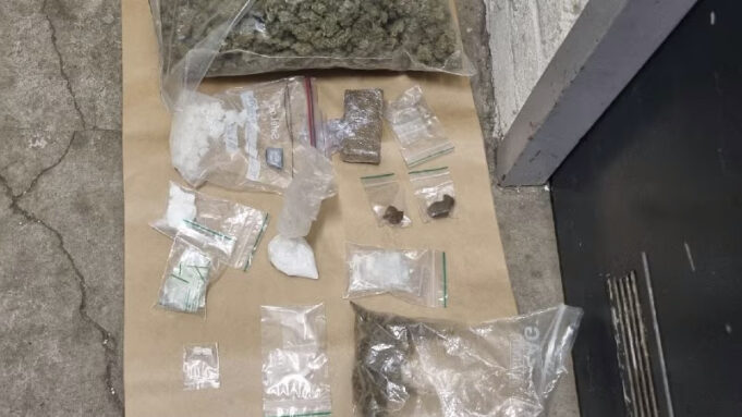 Drugs en wapens gevonden in berging Jan Vermeerlaan